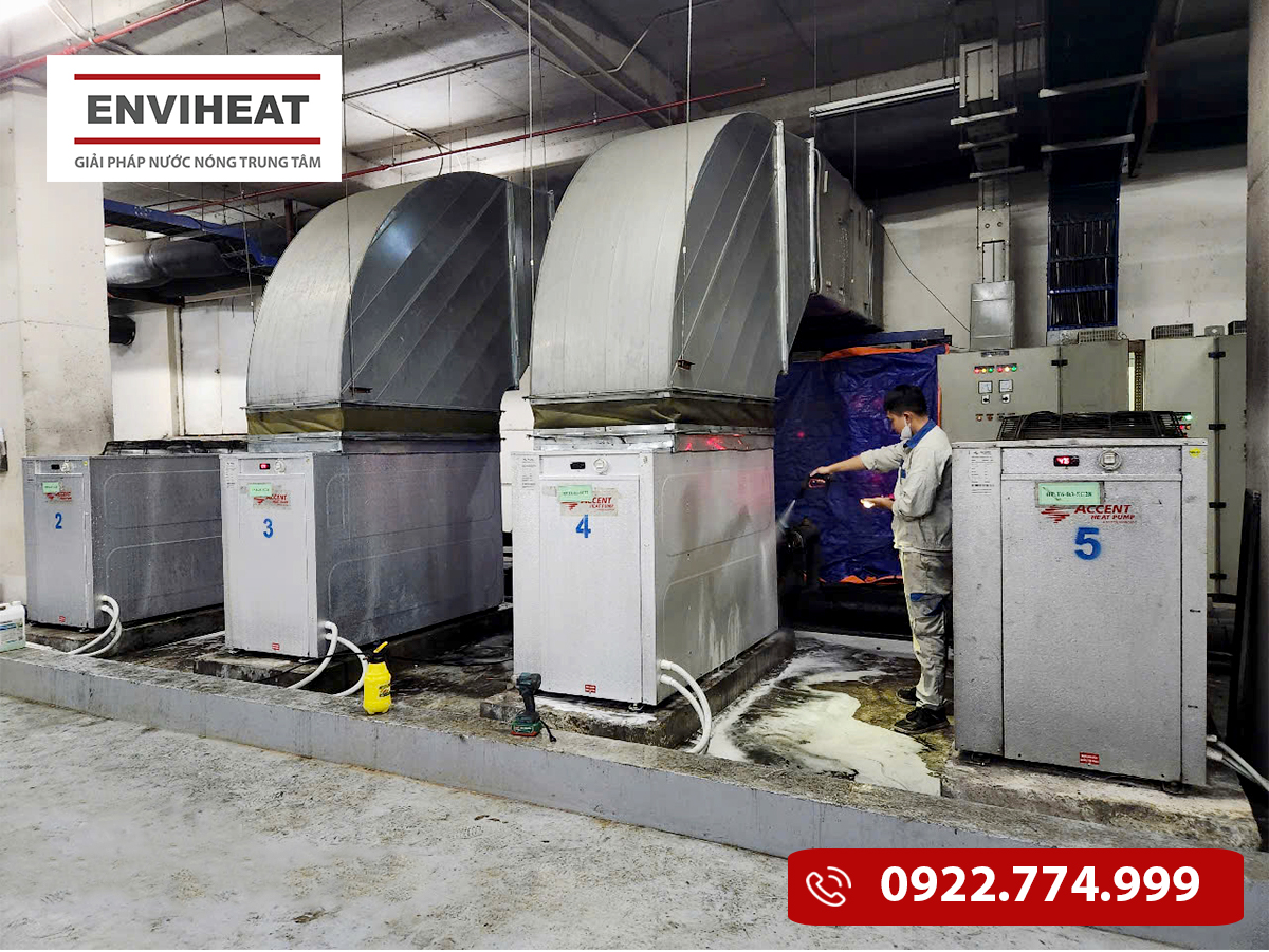 Nước nóng có màu vàng bất thường là do đâu (trong hệ thống heat pump bơm nhiệt)?