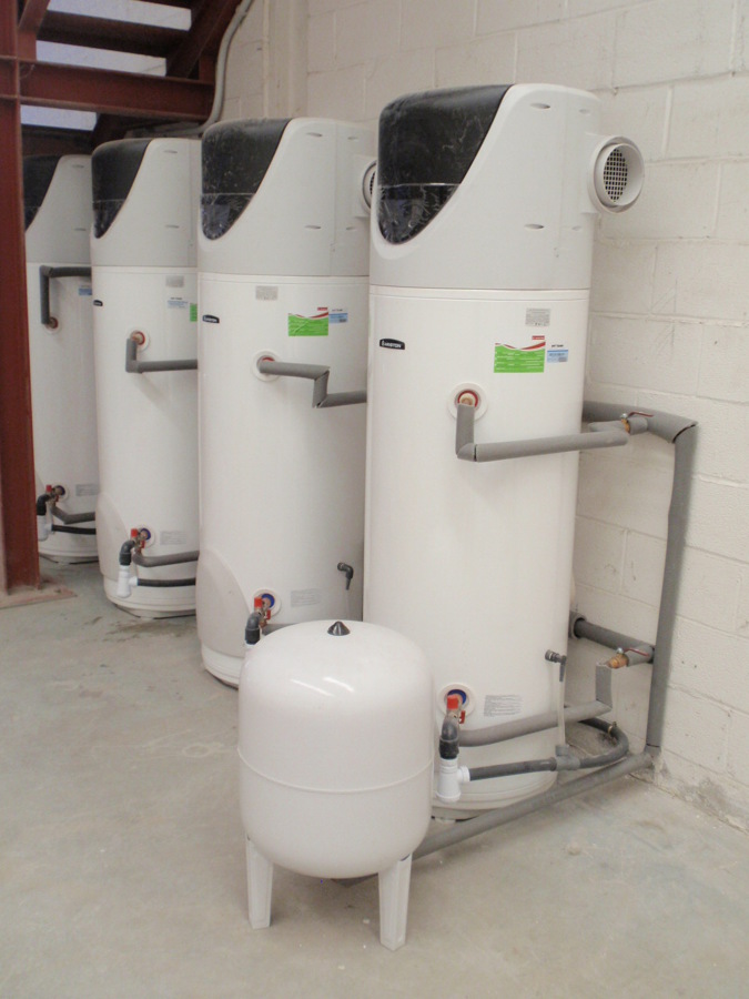 Máy bơm nhiệt Ariston: Giải pháp nước nóng bền vững và hiệu quả năng lượng